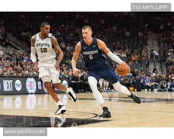 独行侠 VS 马刺：独行侠轻松取胜，战绩提升